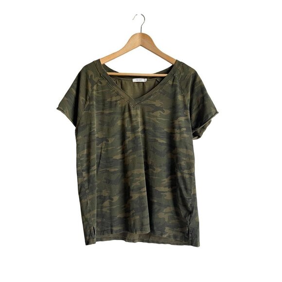 Mod Ref Camo V-Neck Cropped T-Shirt Size Large Short Sleeve Green Cotton Blend - Picture 2 of 7